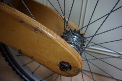 vintage selfmade houten loopfiets voor jongeren en volwassenen, vintage wooden bike, pushbike